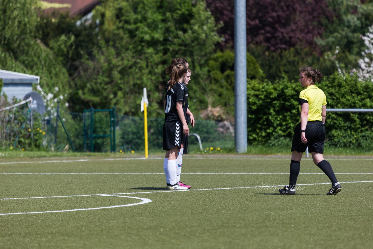 Bild 216 - B-Juniorinnen Pokalfinale SV Henstedt Ulzburg - SG Holstein Sued : 2:0